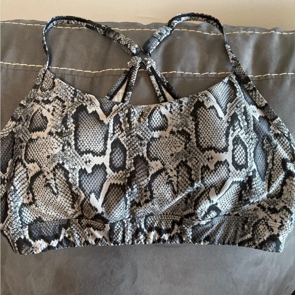 Reptile Patterned Sports Bra - Picture 1 of 4